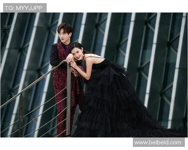 足球明星之子婚纱盛典引发热议时尚界关注新一代婚礼风潮